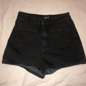 urban outfitters black shorts